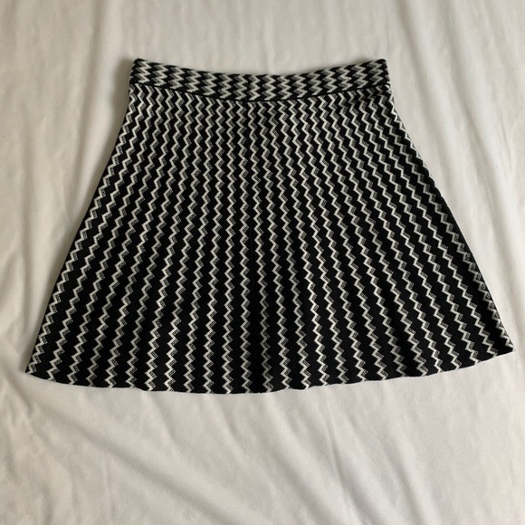 Skirt - Picture 2 of 2